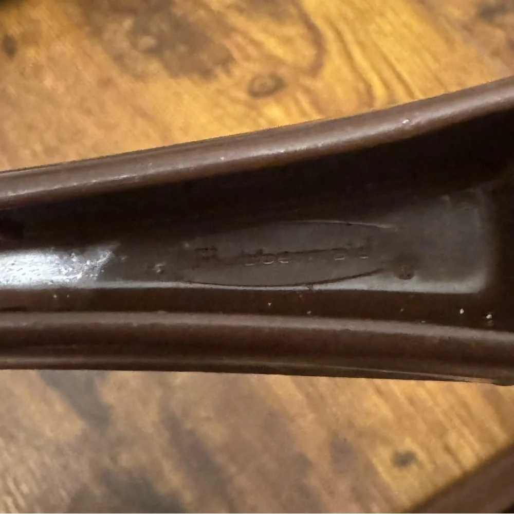 Vintage Rubbermaid #1910 Brown Plastic Ice Cream Scoops 7½″ Pair‎ USA
